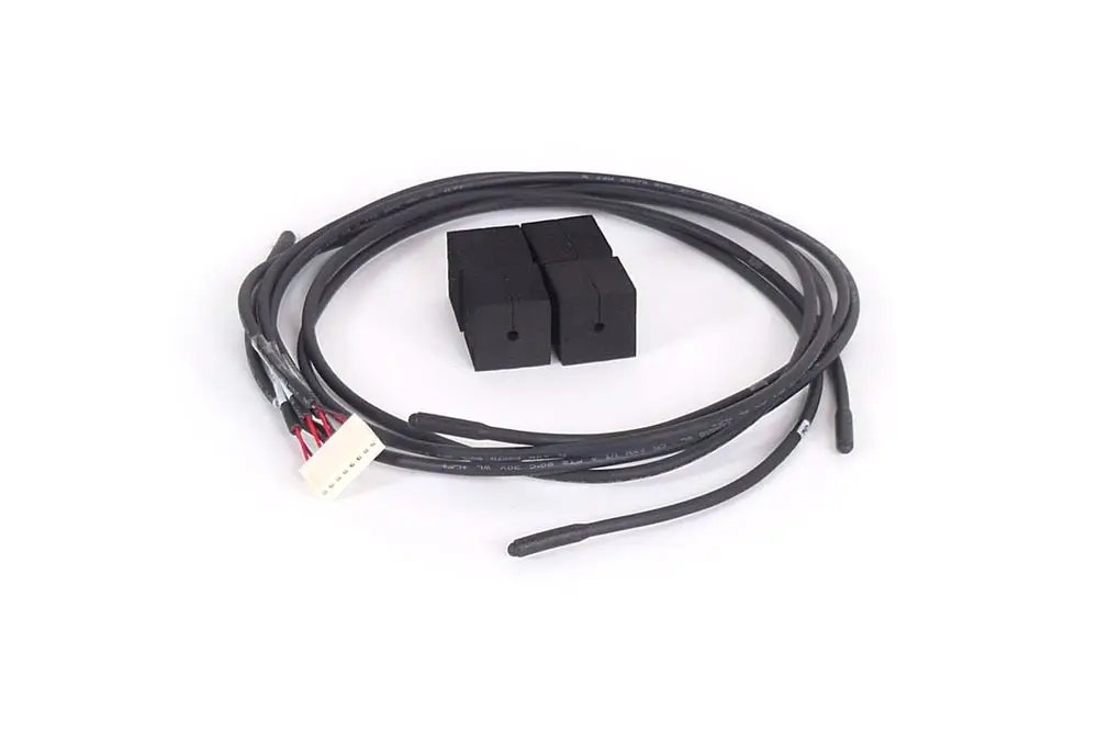 Zwei schwarze Kabel mit Anschlussstecker und zwei kleinen schwarzen Blöcken, vermutlich für Temperaturmessung, hergestellt von der Marke Fränkische.